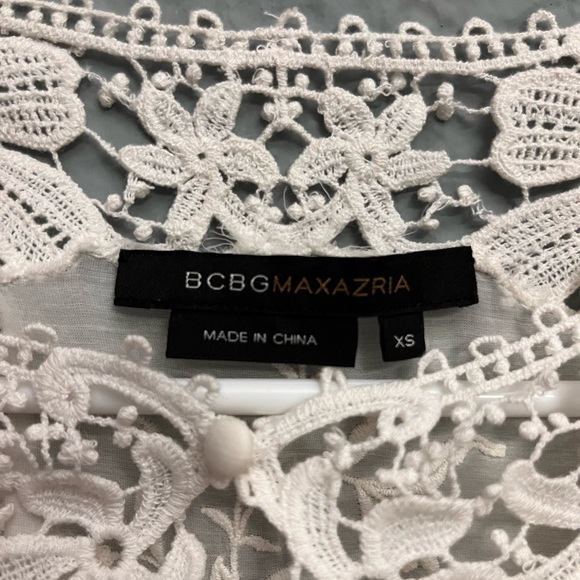 RARE white Embroidery top - Picture 4 of 7